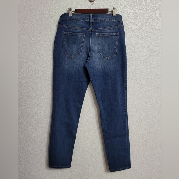 NWOT Old Navy Original Mid-Rise Women's Jeans. Size 6 - Picture 2 of 5